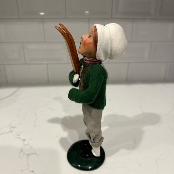 Byers Choice vintage 1995 caroler. Girl with skis. #11 of 100 - Picture 6 of 7